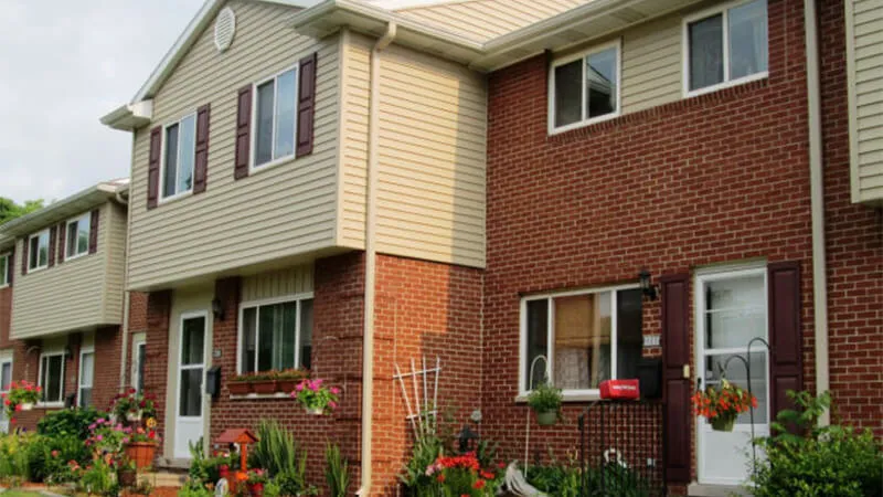 Colonial Townhouses